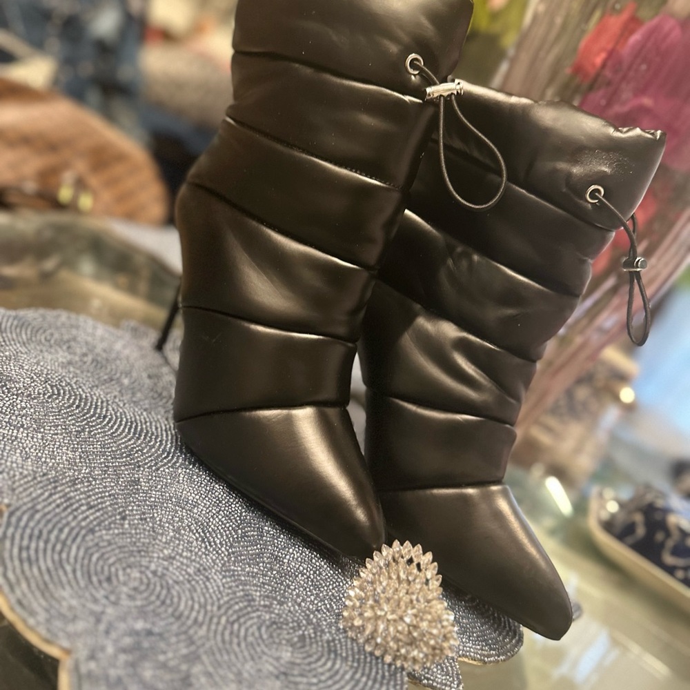 Steve Madden “Cloak” BRAND NEW